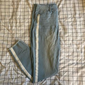 “Tinseltown” Lightwashed Skinny Jeans